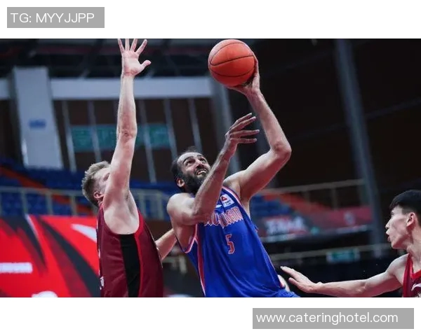 足球明星哈达迪身高揭秘及其在球场上的表现分析