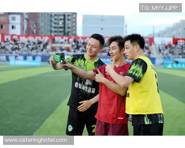 足球明星的双胞胎兄弟姐妹们如何在绿茵场上共同书写传奇故事